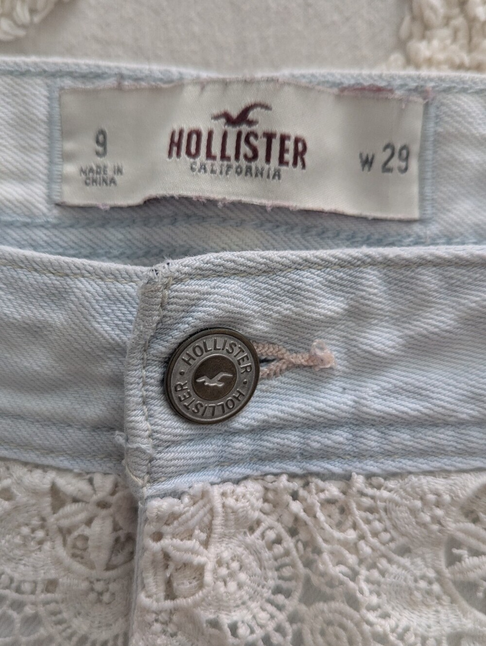 Hollister Low Rise Mini Micro Shorts Denim Jean Crochet Lace Size 9 - Picture 4 of 10